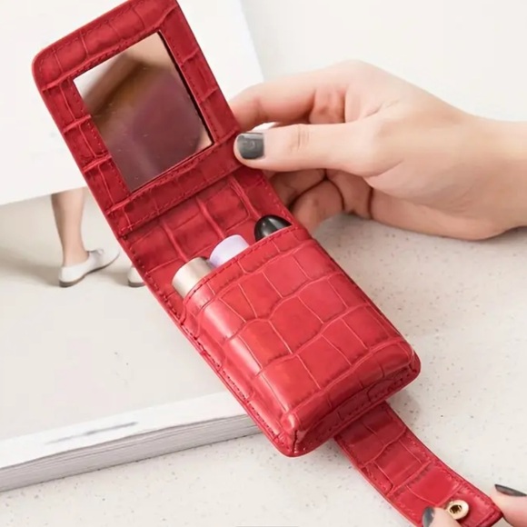 LIPSTICK CASE - Picture 2 of 7